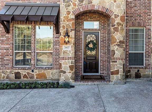 4th image of 2622 Broadway Dr