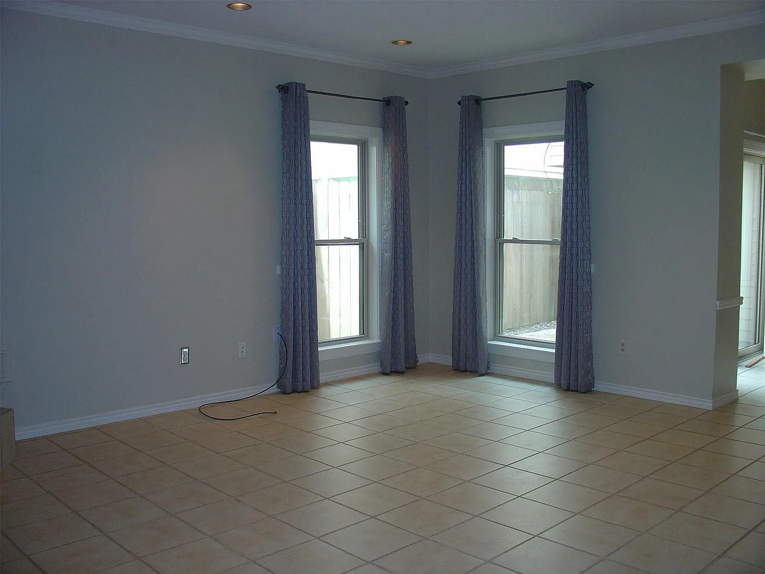 2 bed, 2.5 bath, 1560 sqft, $2,300 — Photo 4