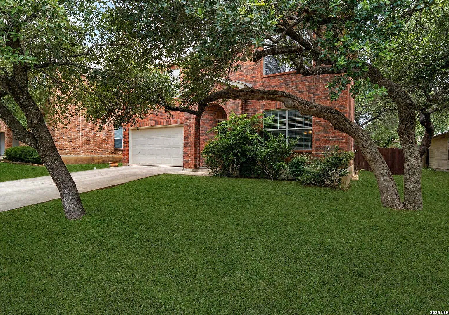 Buck Crk, San Antonio — Photo 2