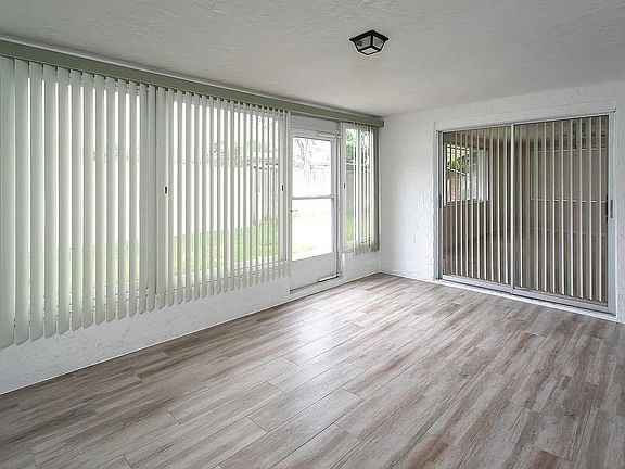 5th image of 7436 Holly Lake Ln