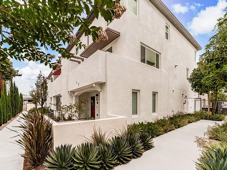 129 N 5th St #F — Photo 17