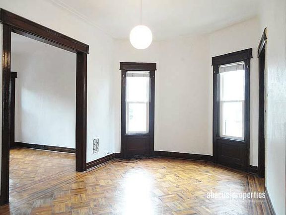 3rd image of 290 E 16th St #2
