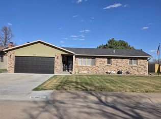 207 Redwood Dr, North Platte, NE 69101