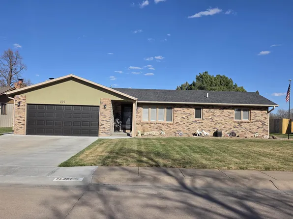 207 W REDWOOD DR, North Platte, NE 69101