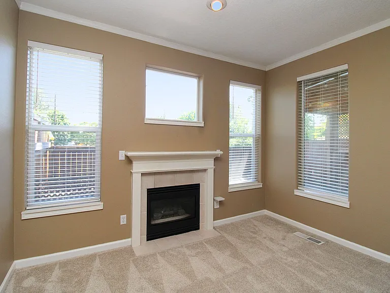 10722 NE 5th Ave — Photo 6
