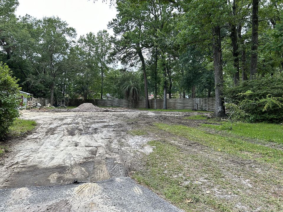 1st image of 324 Ashley Dr