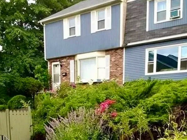 2 Woodland St #C, Lawrence, MA 01841