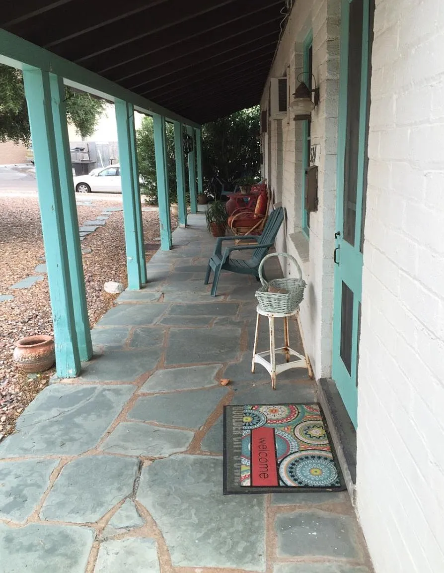 1 bed, 990 sqft, $1,350 — Photo 3