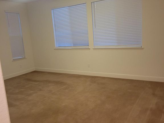 3rd image of 179 River Oaks Dr