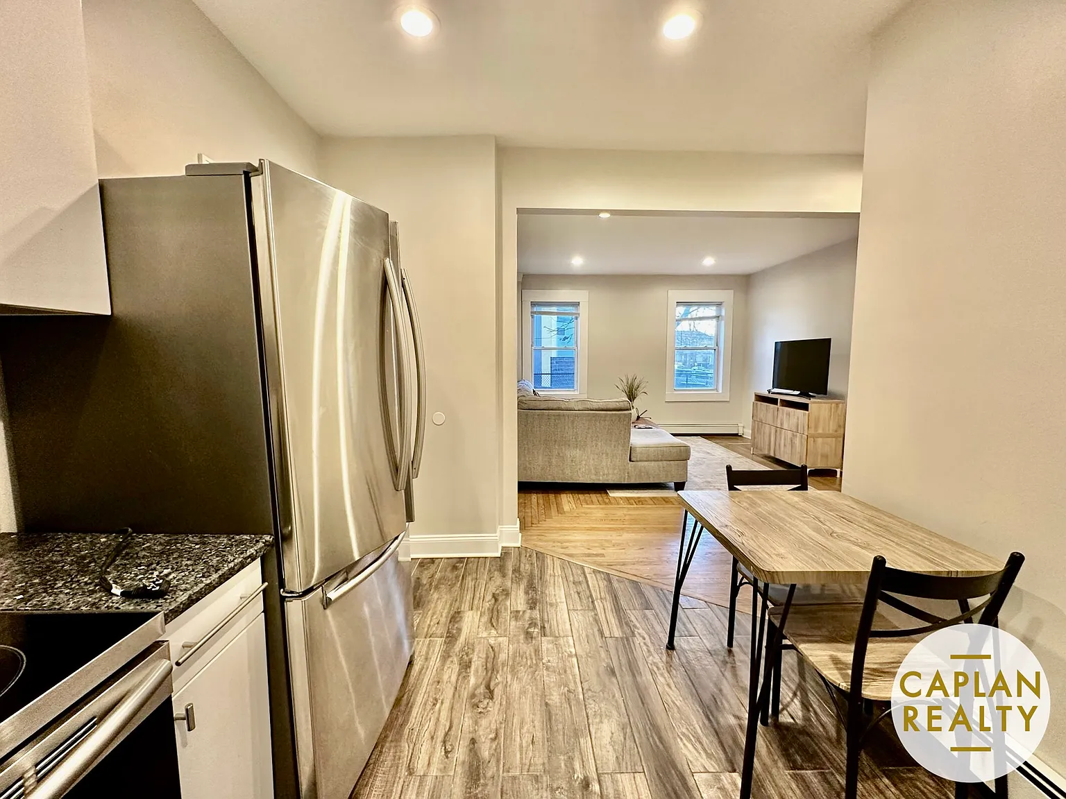 2 bed, 752 sqft, $1,995 — Photo 4