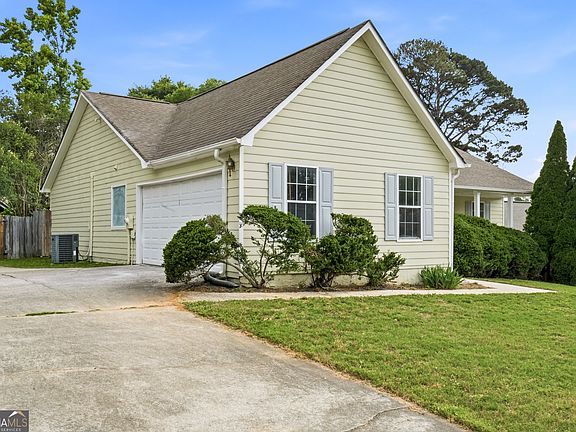 3rd image of 115 Knight Way
