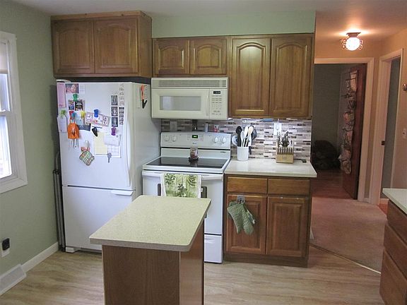 2nd image of 10 Lawrence St