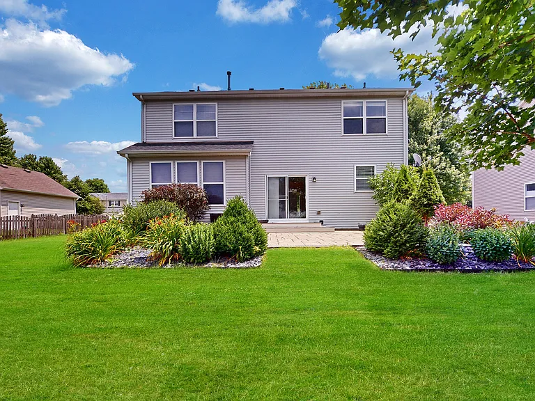 2437 Sir Barton Ln — Photo 38