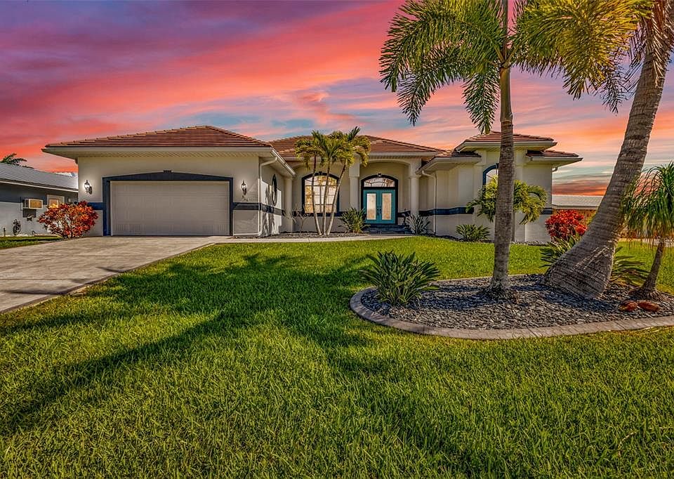 1st image of 360 CAPRI ISLES COURT