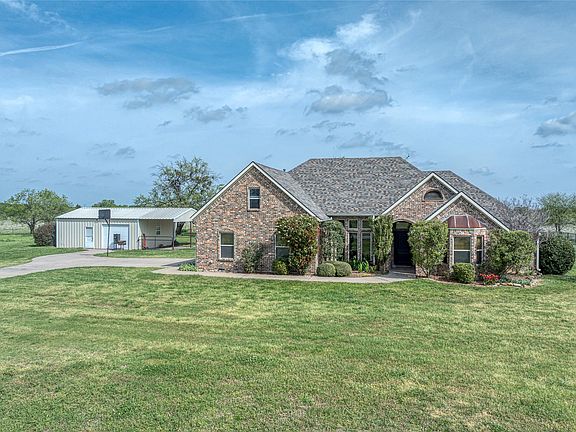 2nd image of 2472 Gibbons Rd