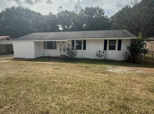 221 Meadowbrook Dr, Enterprise, AL 36330