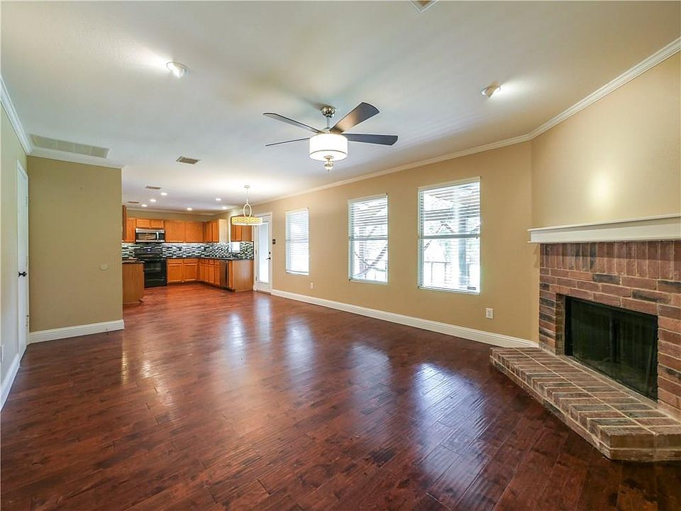 1st image of 2712 Vasey Oak Dr