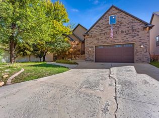 902 Daniels Dr, Centerville, UT 84014