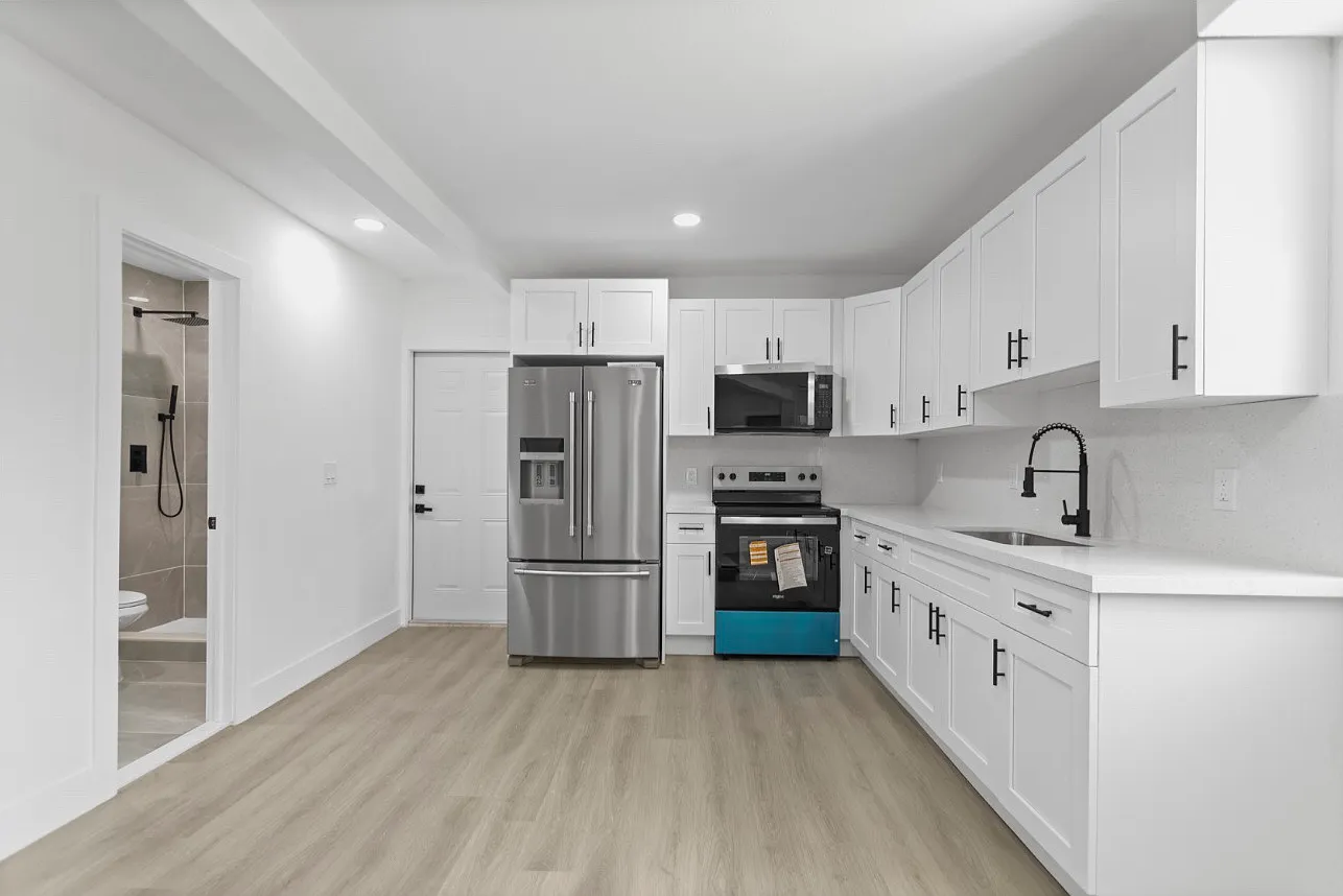 2 bed, $2,350 — Photo 3