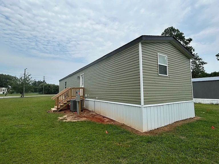 204B Sussex Dr — Photo 4