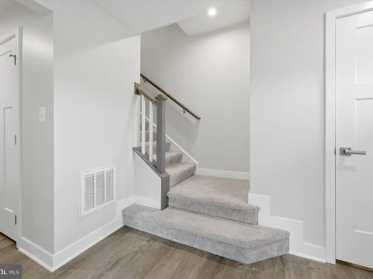 1550 Adamson Way — Photo 10