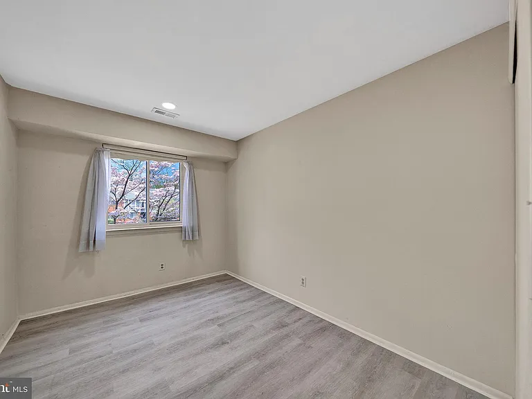 306 Mulberry Cv #B — Photo 25