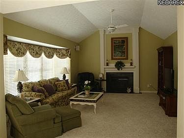 3rd image of 784 Peregrine Pl