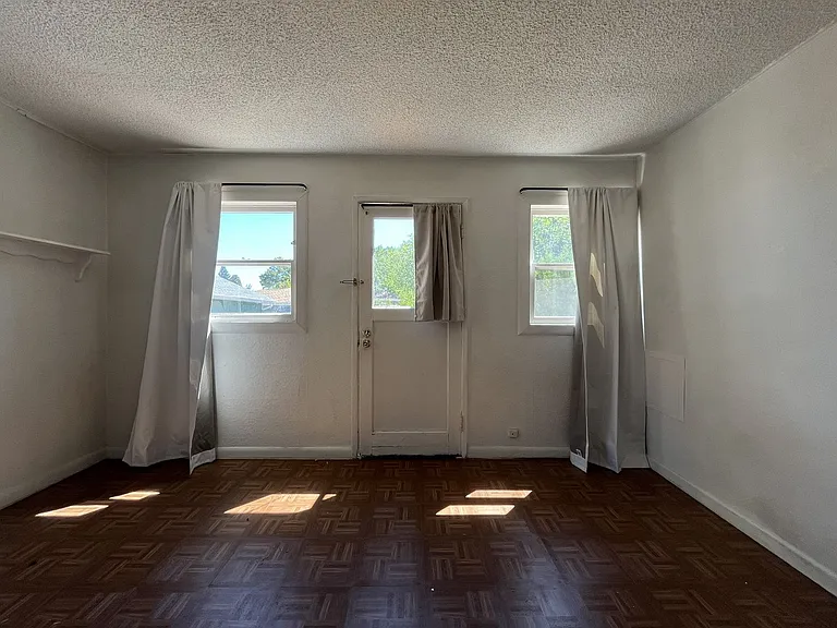 6906 N Newcastle Ave — Photo 25