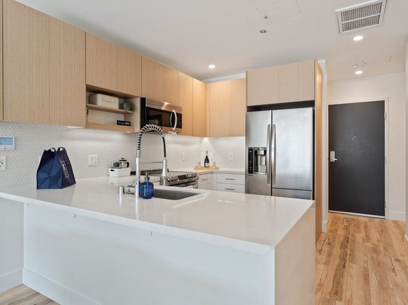 4700 Telegraph Ave #412