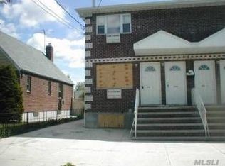 9911 204th St, Hollis, NY 11423