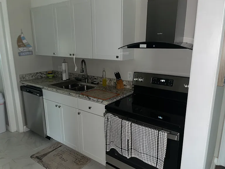 1001 Rue Max St — Photo 8