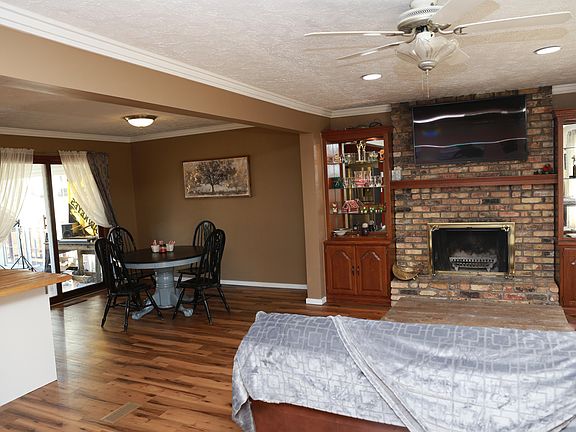3rd image of 2965 Willow Dr