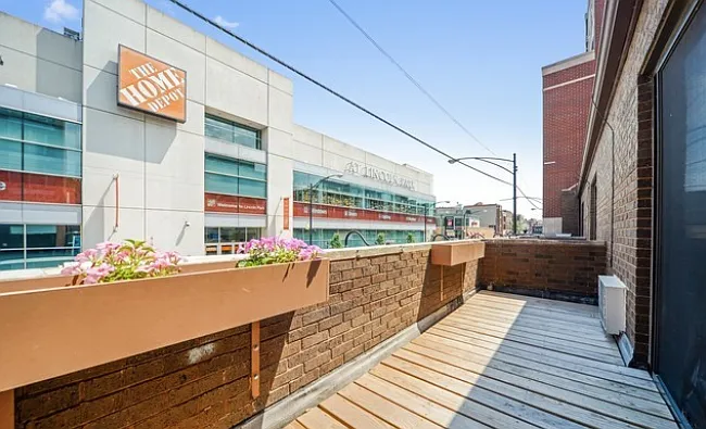 2660 N Halsted St #R2 — Photo 5