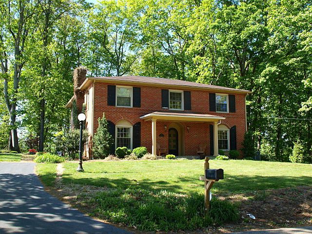 1st image of 909 Clemmer Ln