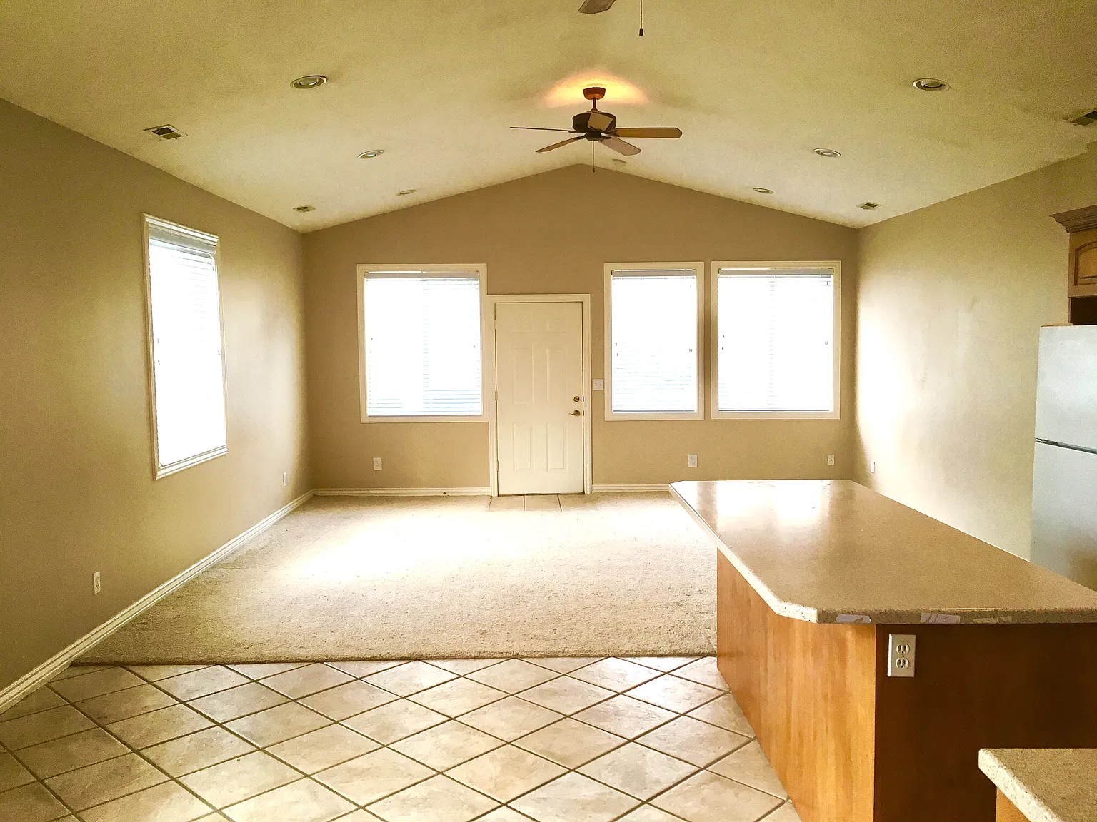 2862 E Casto Ln — Photo 2
