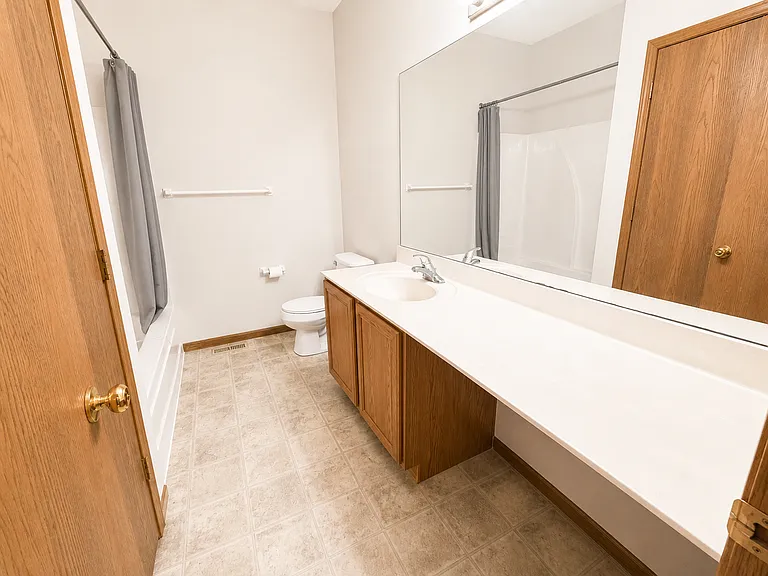 4006 Meadow View Dr — Photo 15