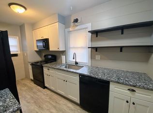 832 S 35th Ave, Omaha, NE 68105