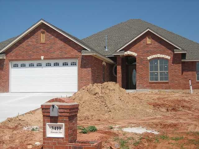 2nd image of 3410 S Homesteaders Ln