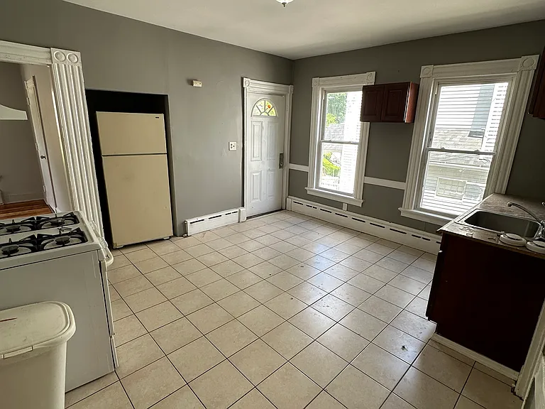 1225 Bank St #1 — Photo 2
