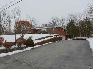 968 Westholm Rd, Niskayuna, NY 12309