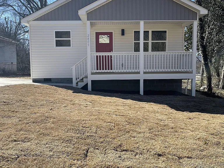 2405 Harley St — Photo 1