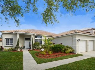 726 Heritage Dr, Fort Lauderdale, FL 33326