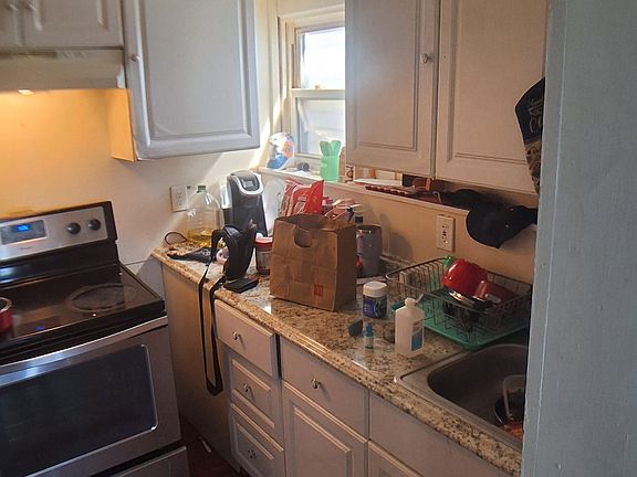 4th image of 3033-3035 Main St #10