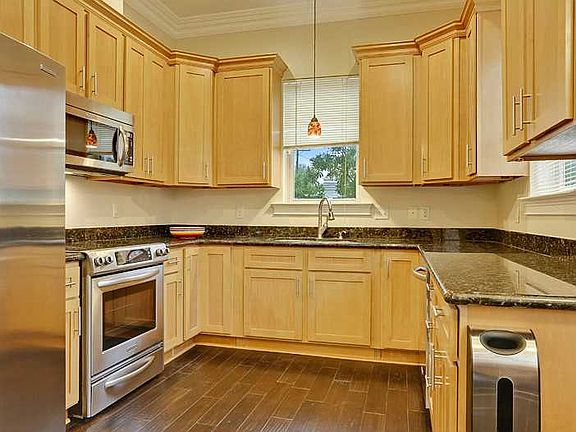 5th image of 2141 Jena St