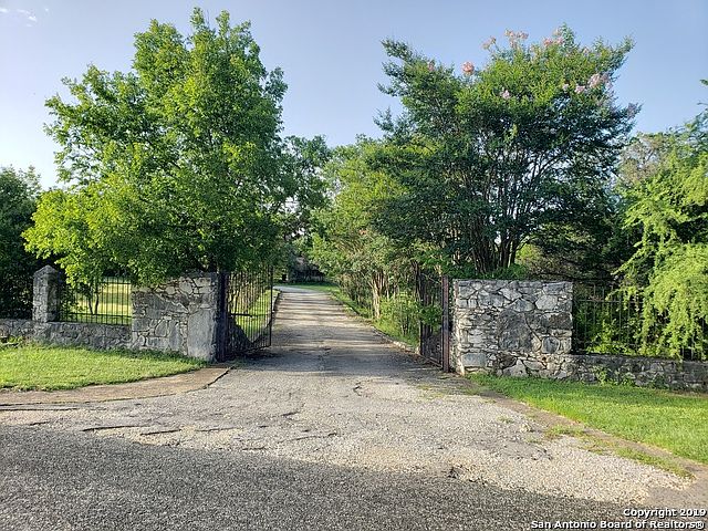 1st image of 3941 Beckwood Dr