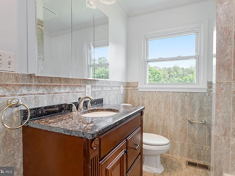 11325 Bacon Race Rd — Photo 32
