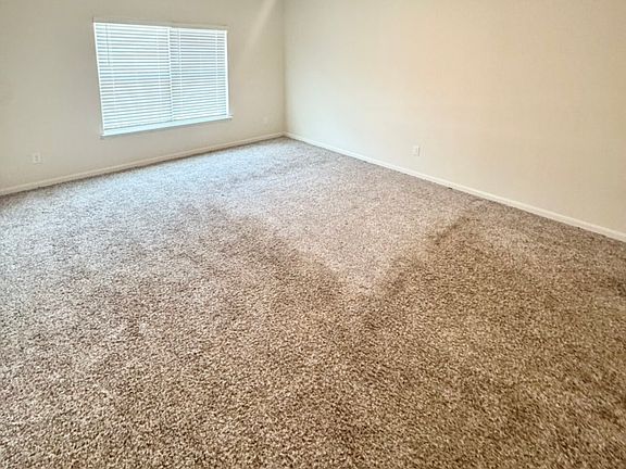 5th image of 752 Saratoga Ln