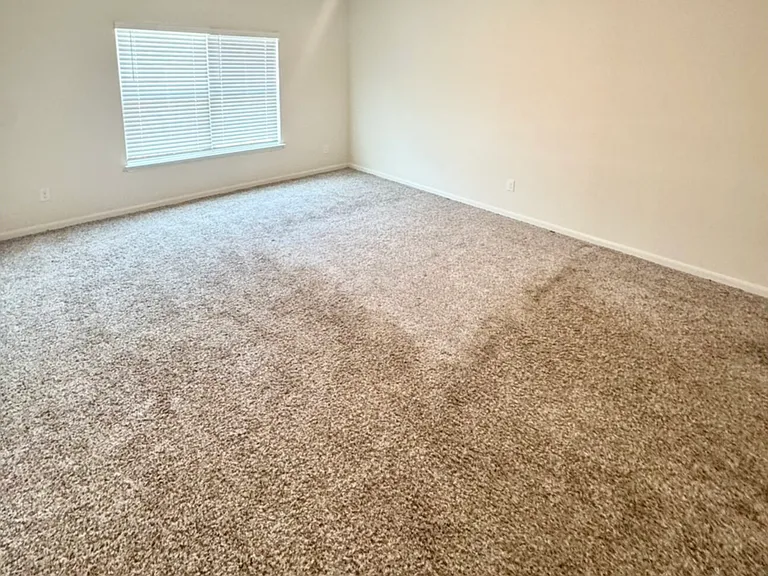 752 Saratoga Dr — Photo 5