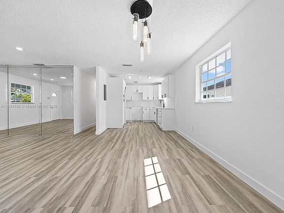 3rd image of 139 NE 17th St #139