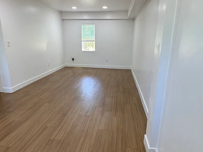 2097 Valley View Blvd #B-1/2 — Photo 13